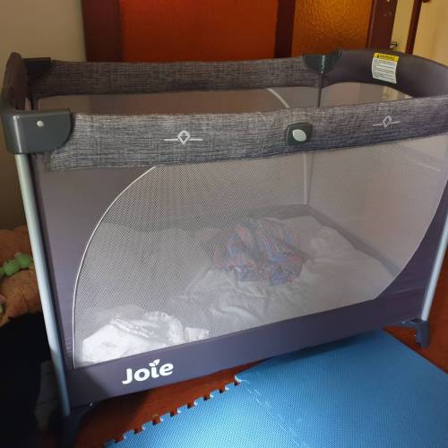 joie commuter change portacot linen grey