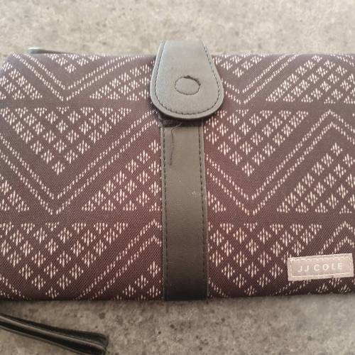 jj cole nappy clutch