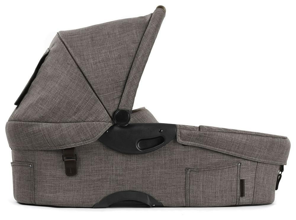 Mutsy hotsell carrycot evo