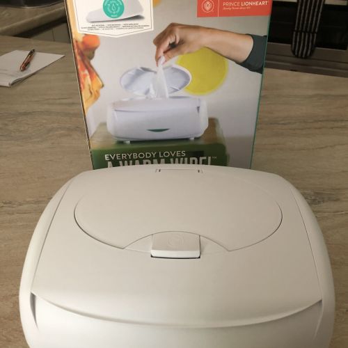 everybody loves a warm wipe
