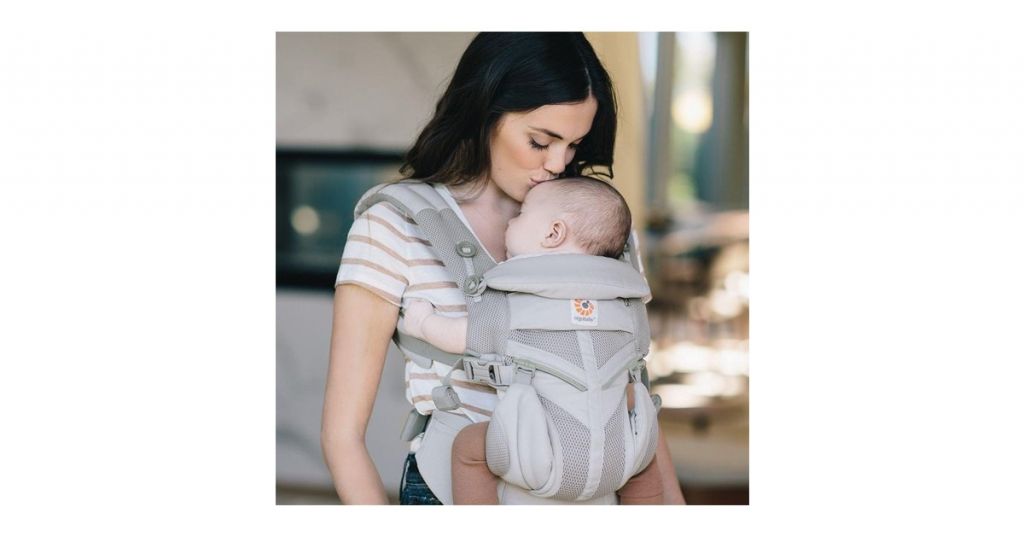 ergobaby vs baby bjorn carrier